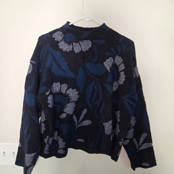 Ann Taylor 2023 Blue Floral With Metallic Silver Details Sweater Size Medium - Picture 11 of 16